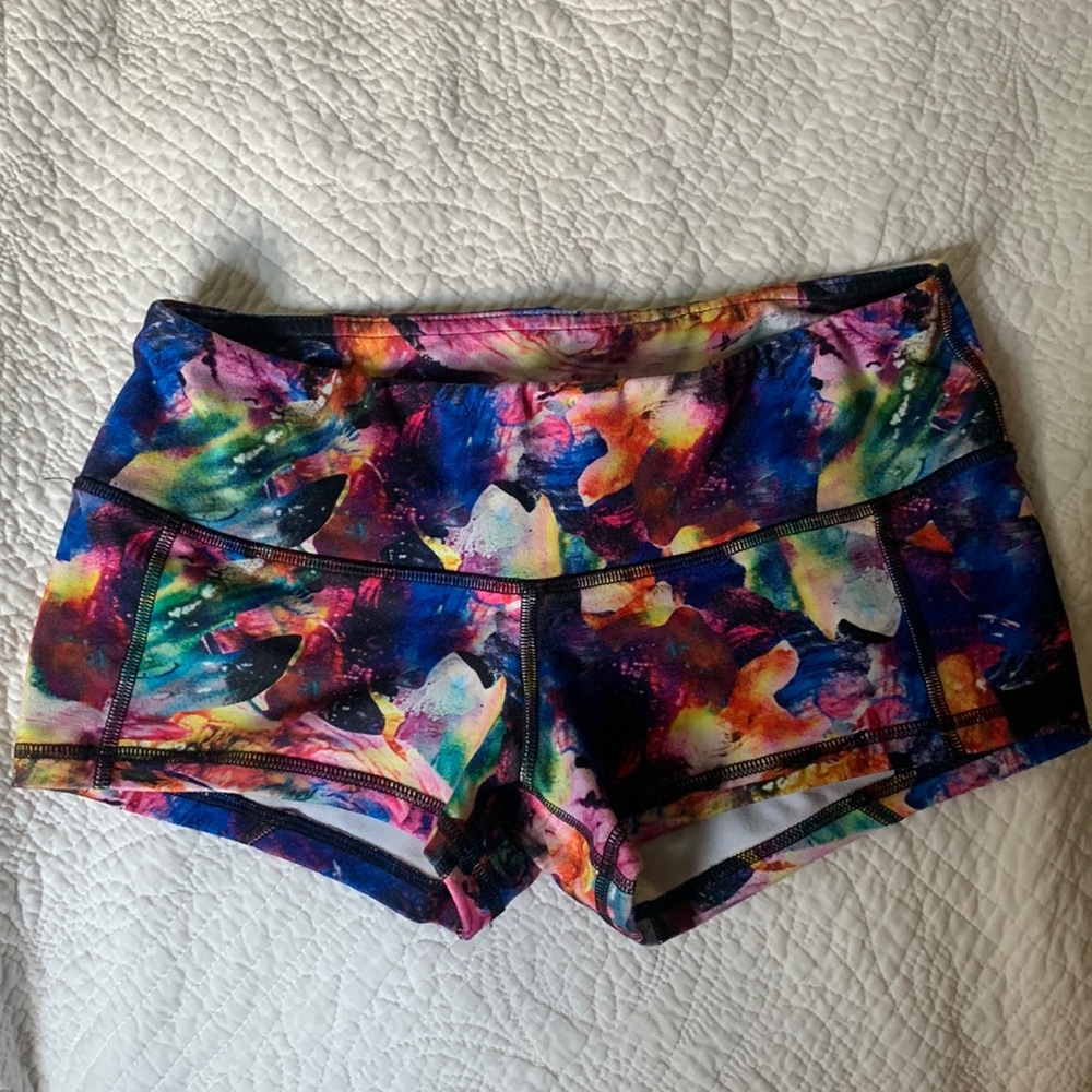 Fleo low rise size medium shorts